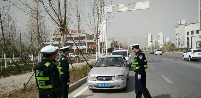 全国“交警”集体改名！一字之差，职能不同，对普通人什么影响？