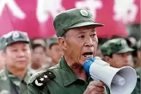 他是98长江抗洪抢险总指挥，纵身一跃，27年后，依然令国人泣目图片