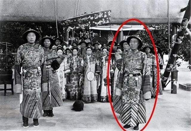 根本不算男人！清朝太监回忆：妃子洗澡不用手和避讳太监，侮辱人