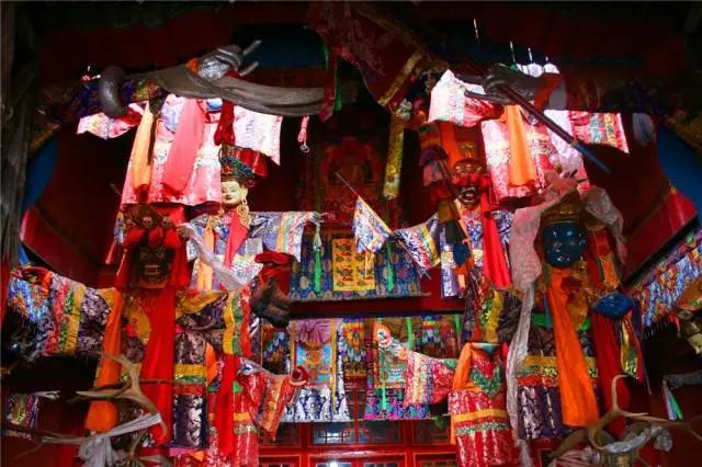 解锁“藏东天堂”昌都，“一错再错”和神山怀抱的信仰集结地