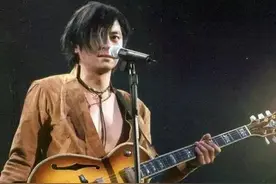 被滚石唱片嫌长得丑，不露脸打歌却火得一塌糊涂，靠歌喉实力说话图片