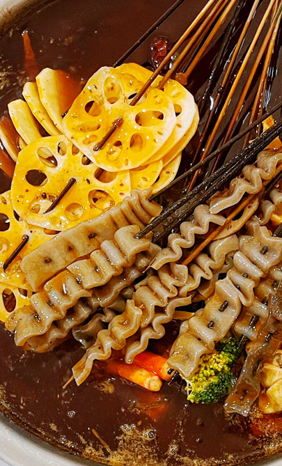 正式通车！全线免费！新挖赏秋天花板小城，绝美彩林不输九寨！地道美食50元吃爽！