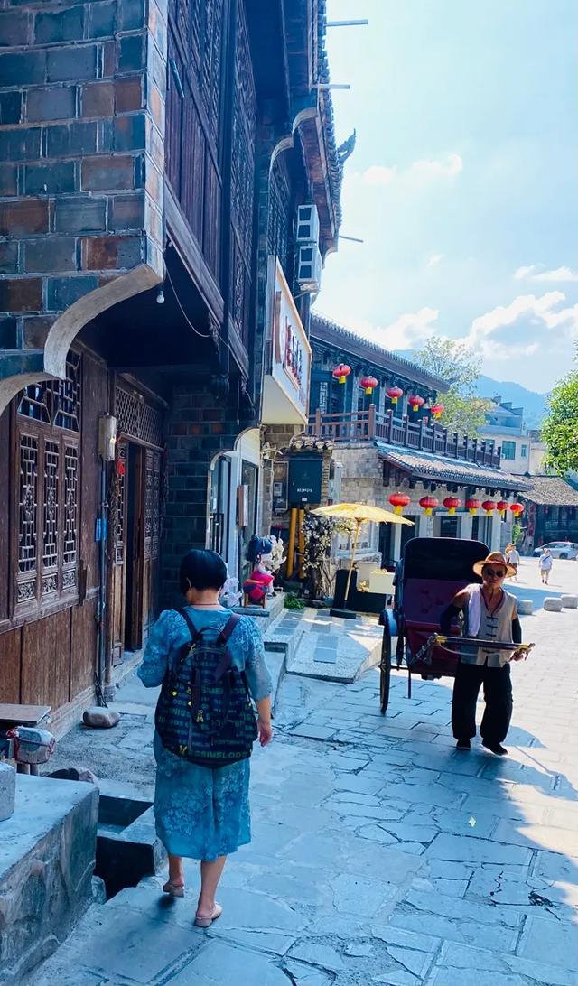 边城印象:一口吃三省 三地闻鸡鸣!
