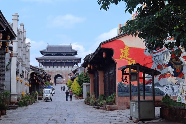 毁于地震的西昌600年古城，重获新生，明代古城拔地而起