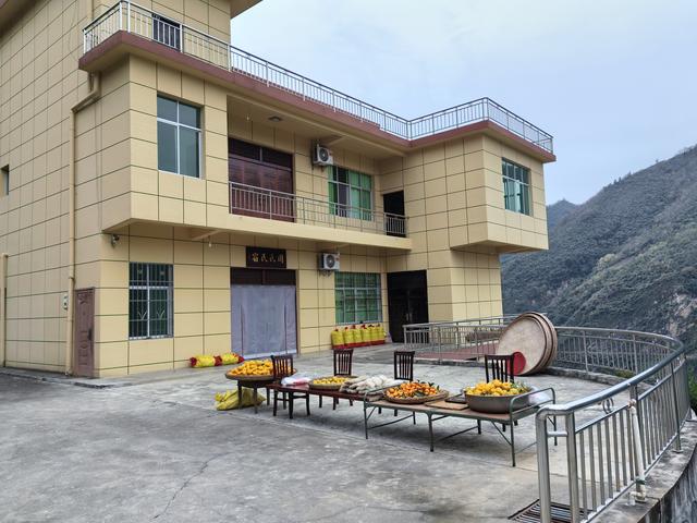 吴固民: 江边有个大道河