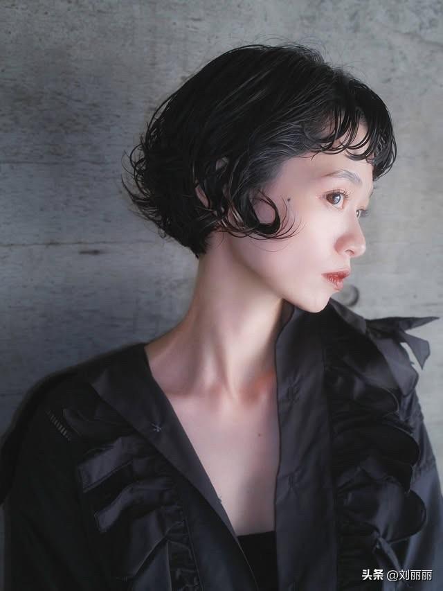 日系慵懒卷发：解锁松弛感，适配所有风格的氛围感神器