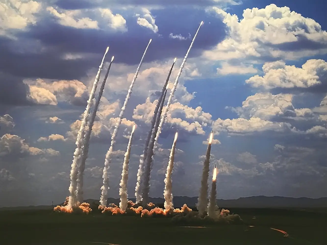 岛内摊牌：解放军一旦出手，日本将撑不过2周，高市最新民调变了