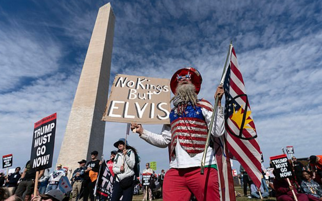 美国“空军一号”基地现可疑包裹，多人因含“白色粉末”包裹住院