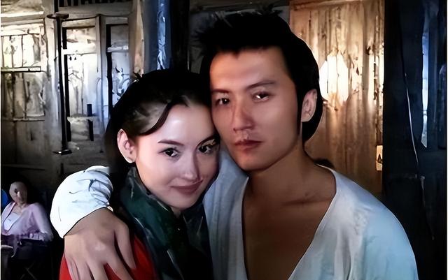 谢霆锋也没想到，张柏芝会因阅兵当天的一特殊举动，实现口碑暴增