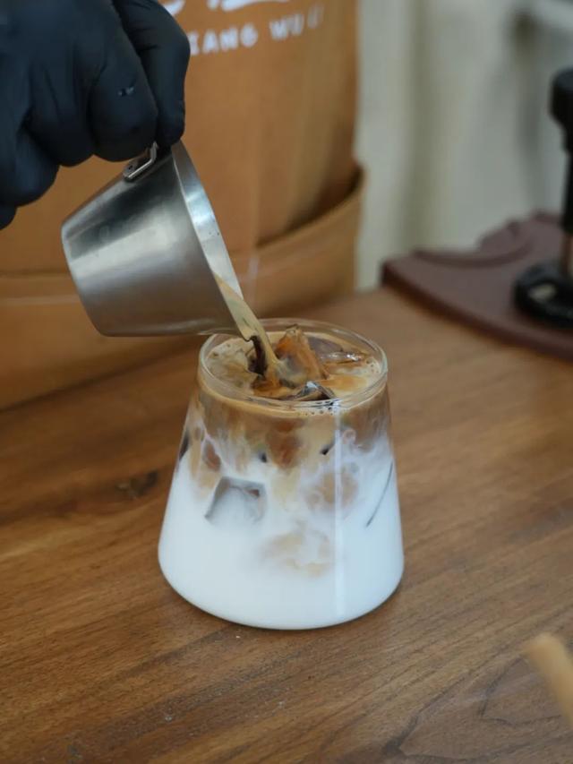 乌鲁木齐的关键词，少不了美食、艺术和山野