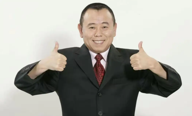 全家移民真相大白2年，享正师级待遇的潘长江，已走上另一条大道