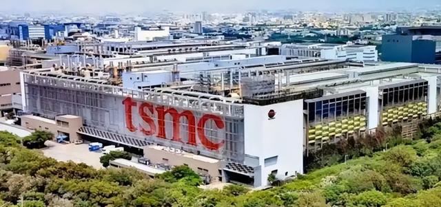 外企集体翻车？三星台积电叛离失中国市场，国产芯片接千亿空缺！