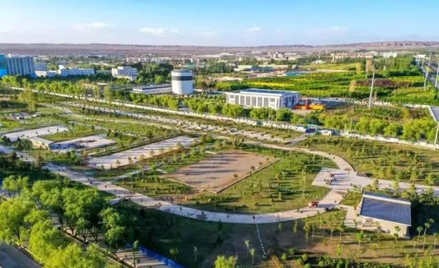 甘肃面积最大的地级市，比14个兰州，6个陇南还大，人口不足110万