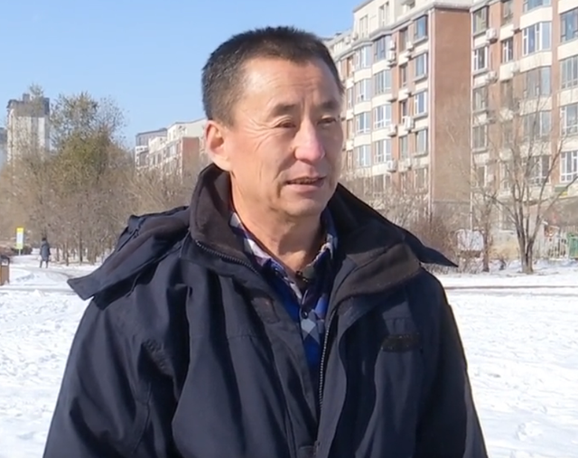 大妈相亲不要彩礼，直言喜欢年轻“壮小伙”，却惨遭52岁大叔拒绝