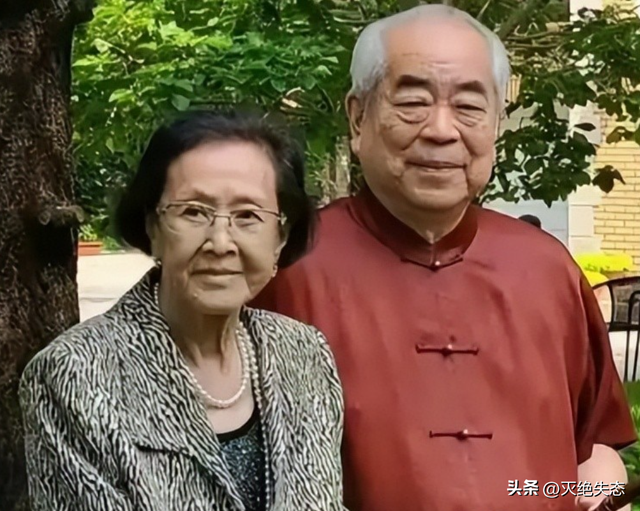 表面德高望重，背后一肚子“男盗女娼”！这几位名人太让人意外了