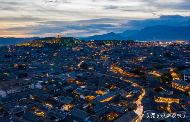 丽江旅拍遭致命打击，避雷帖乱象失控，文旅秒删藏关键信息