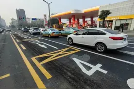 @南充司机：亚华加油站这里，这样掉头才对哦！图片
