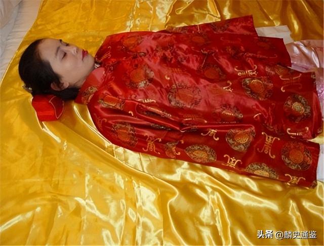 为何人死之后一定要穿着寿衣，寿衣有何讲究？真不是为了防尸变