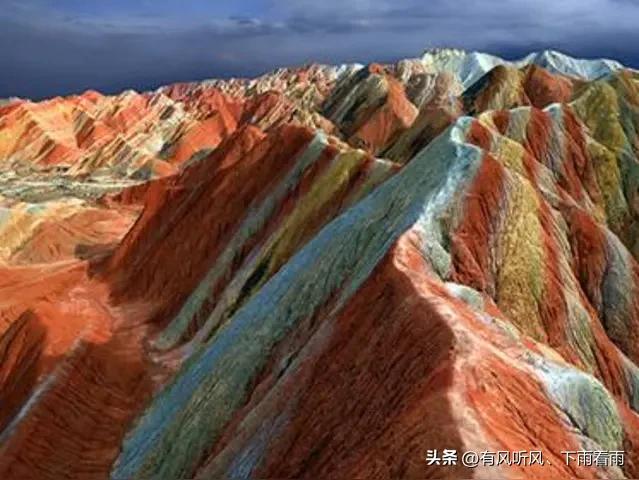 甘肃张掖：七彩丹霞迎客来