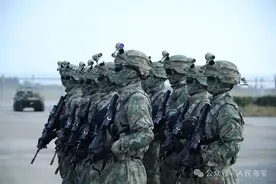 近距离感受这份帅气！海军陆战队员珠海航展地面训练英气逼人图片