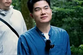 各地丈母娘发视频祝福董宇辉出圈满25个月，与辉同行又添新成员图片