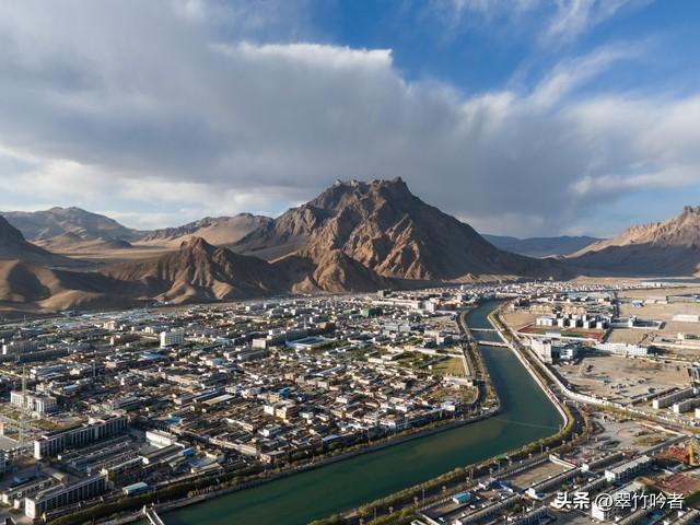 中国为何耗费35年时间，在离印度不足百公里的无人区建一座城市？