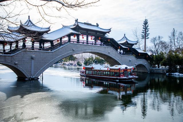 想把台儿庄古城的雪寄给你！