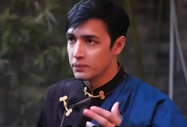 吃中国饭，砸中国锅！央视点名全程打码，这位700万网红人设崩塌