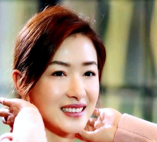 因长的太漂亮，七次拒绝导演“要求”被封杀，如今43岁凭实力走红