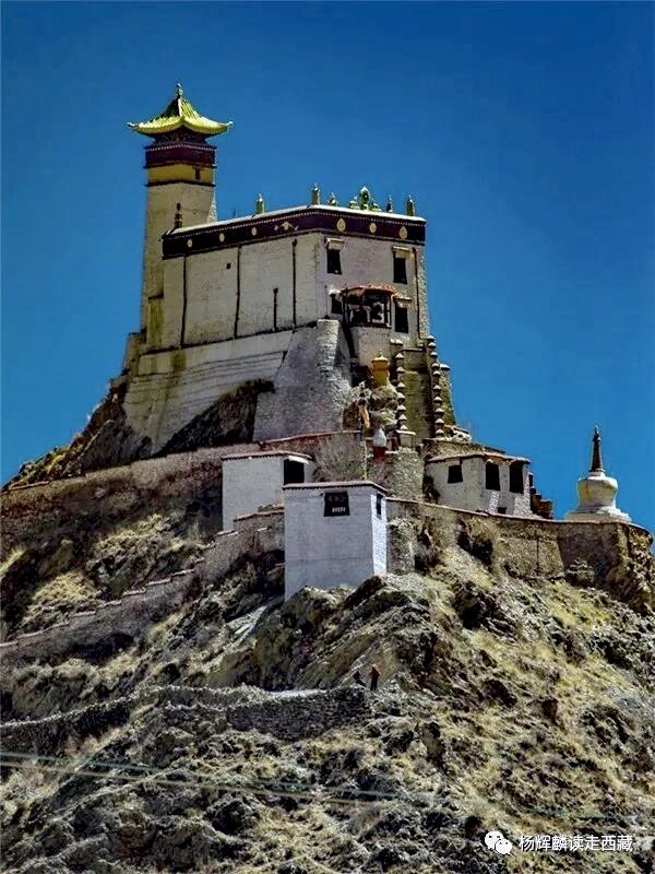 山南•乃东，西藏历史上的第一座宫殿雍布拉康，雄伟壮观