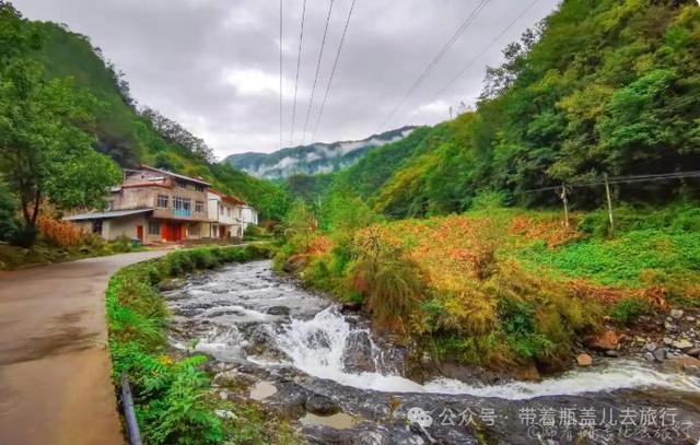 重庆最红的区县，曾经深度贫困不通铁路，却隐藏着绝美的风景