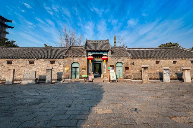 冬日暖阳下的清真寺