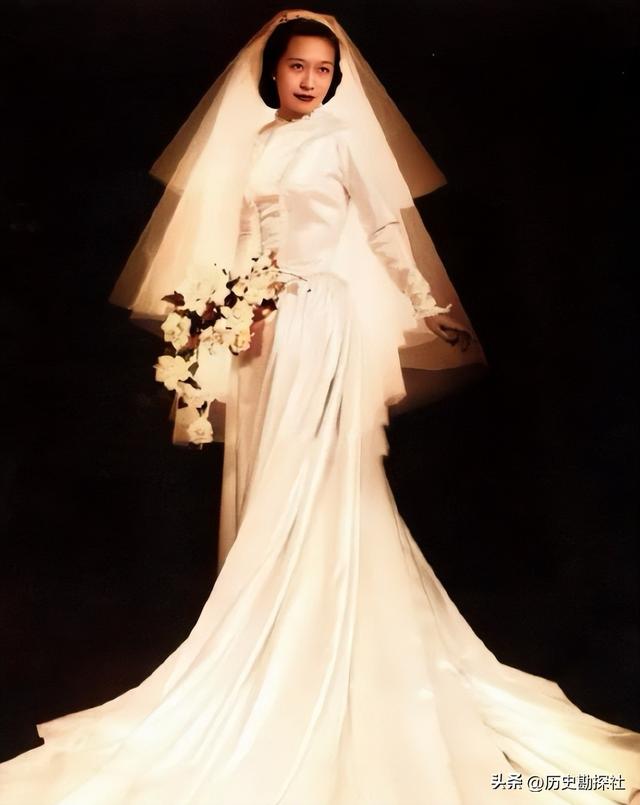 杨振宁发妻杜致礼有多美？1949年在美国的留影，22岁的她气质不凡