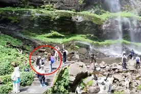 四川瓦屋山落石砸人后续：完整视频曝光，女孩身亡，谁该负责？图片