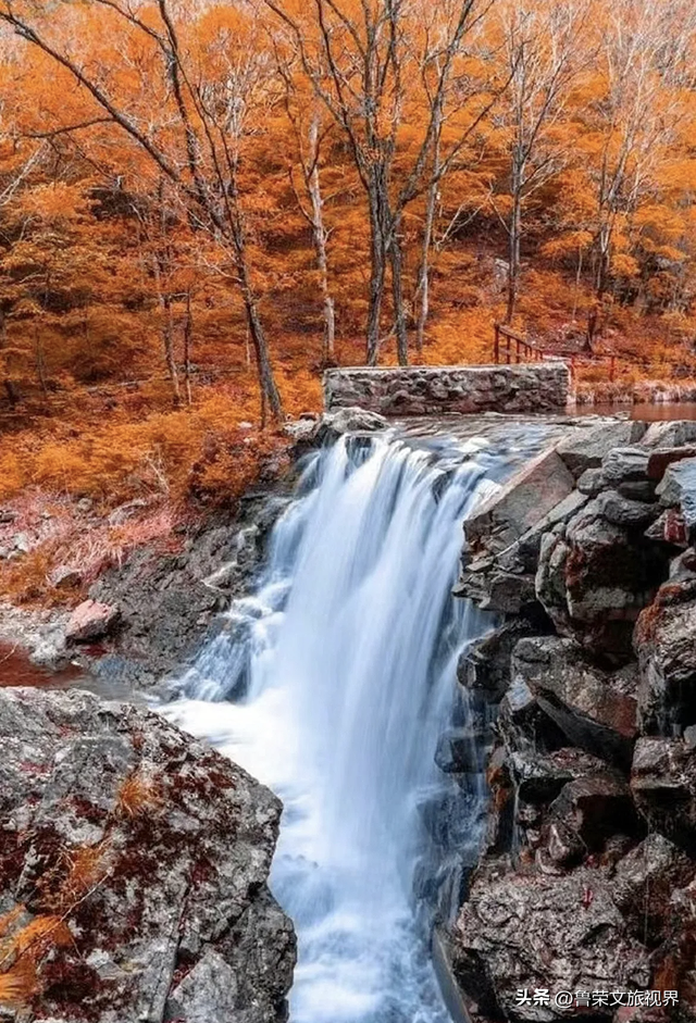 本溪：北国红枫深处的诗意秘境