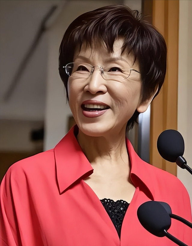 洪秀柱刚观礼完9·3阅兵，岛内支持度大反转，台当局矛头对准新北