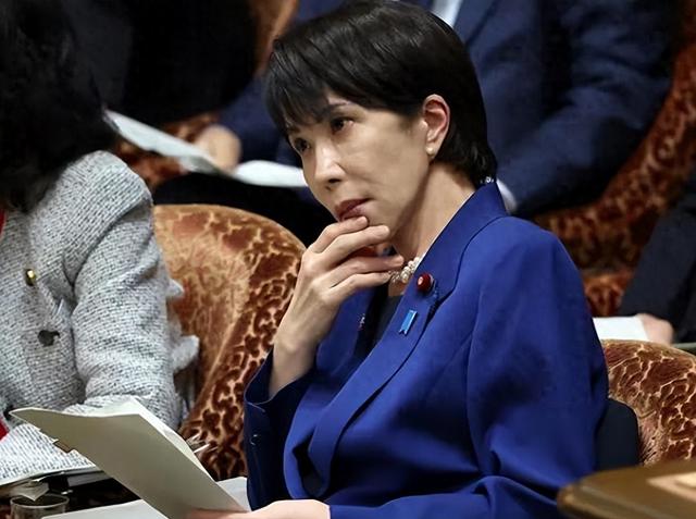 中方发出最后通告后，不到24小时	，中日舰艇正面交锋，石破茂警告