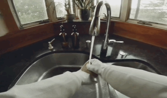 能开门叠衣服的14万家务机器人来了！体验后是“高级木偶”？