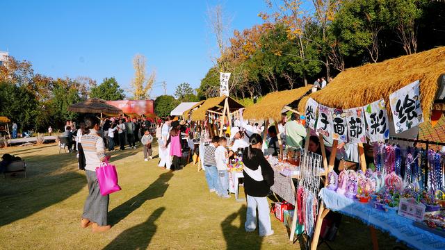 组图：逛市集、品美食、淘文创！咸安面里花园冬日市集温暖来袭