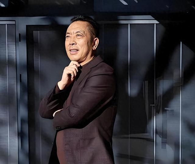 风向转了？贾国龙表态不到1天，人民日报第三次下场	，剑指罗永浩