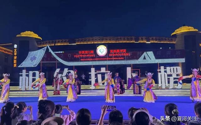 在夏河 拒绝“基础款”