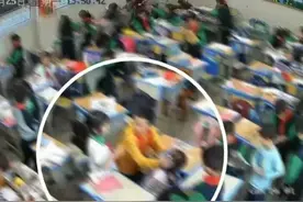 8岁女生教室内遭欺凌，班主任在讲台低头改作业，还向周边学生低语“别理她！”女生家长最新发声图片