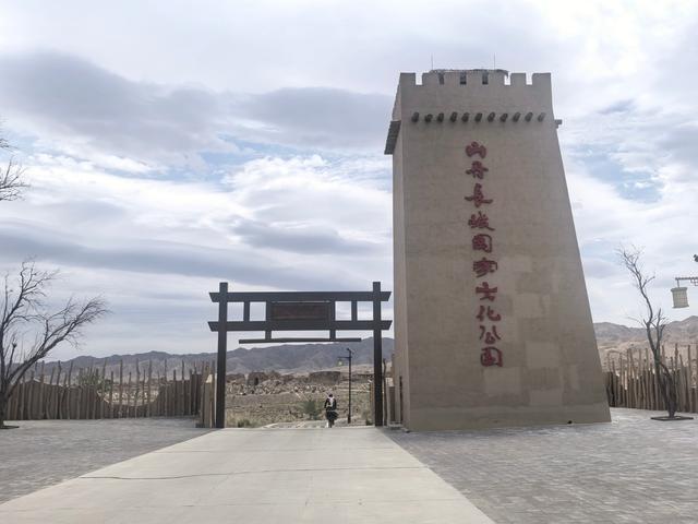 山丹县汉明长城国家公园，明长城一目了然，找汉长城却如大海寻针