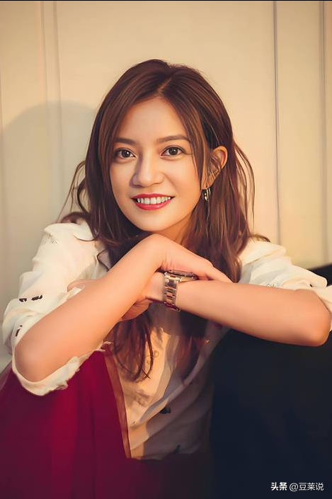 封杀四年，49岁赵薇突传消息，因胃癌去世传闻5个月前就真相大白