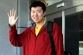 王治郅：离婚又再婚，愧对去世10年的母亲图片