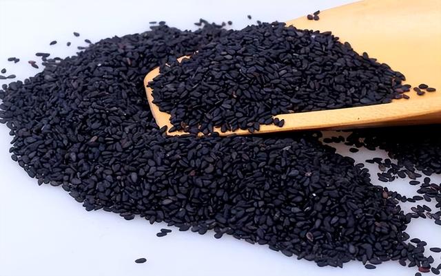 洗完头后，自然风干好，还是吹干好？大部分人都做错了！