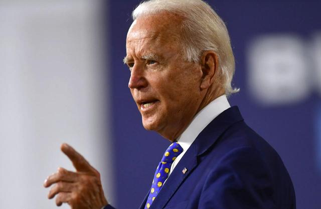 美航母逼近！马杜罗急电北京	，拜登带病出山：特朗普在毁掉美国