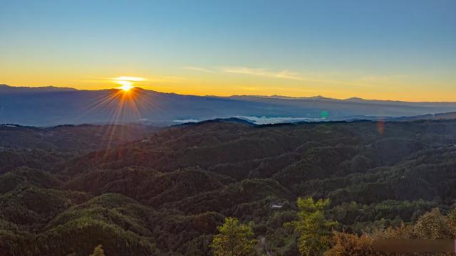 高黎贡山金秋秘境:不赶路只感受!小众玩法让你爱上云南的11月