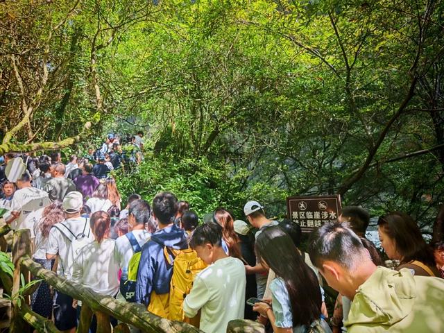 超4万人次打卡！兴义马岭河峡谷景区迎旅游高峰
