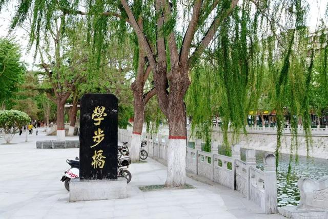 只花一块钱就吃饱了，被这座小城的物价震惊到！